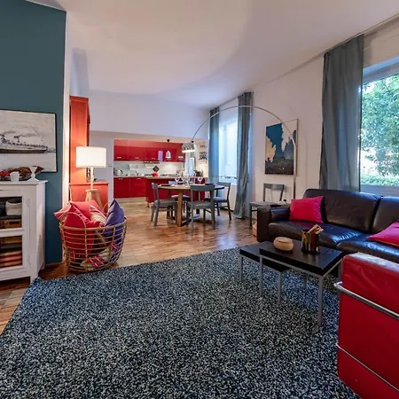 H11 Country Lux - Jacuzzi - - Garden Apartment *